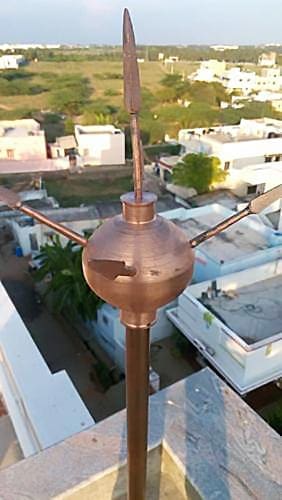 Another lightning conductor with spark-over device on top